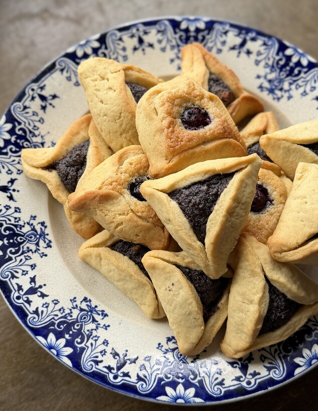 שני מילויים אפשריים - קרם שקדים או פרג קלאסי