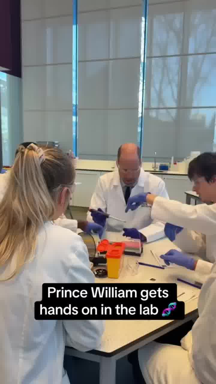 מזהים את המדען שהצטרף לכיתת הביולוגיה במכון פרנסיס קריק, בצפון לונדון? 