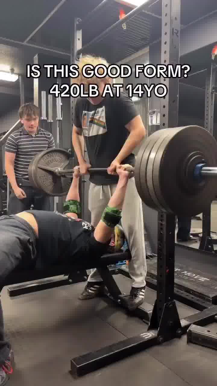 כשהאגו שלך לא עומד בעומס: בן 14 ניסה להרים 200 ק"ג בבנצ'פרס - וכמעט נהרג