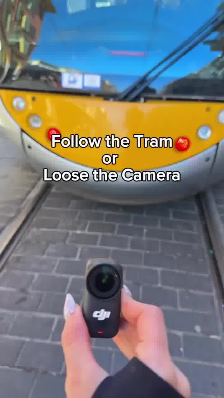 צאי לדרך: או שתרוצי אחרי הטראם ותעמדי בקצב או שתאבדי את המצלמה שלך