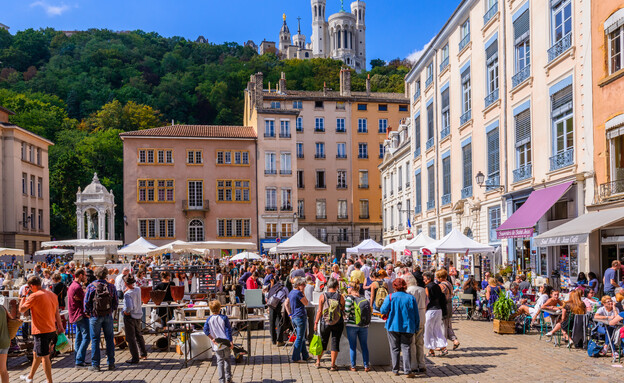 אנשים רחוב ליון צרפת
