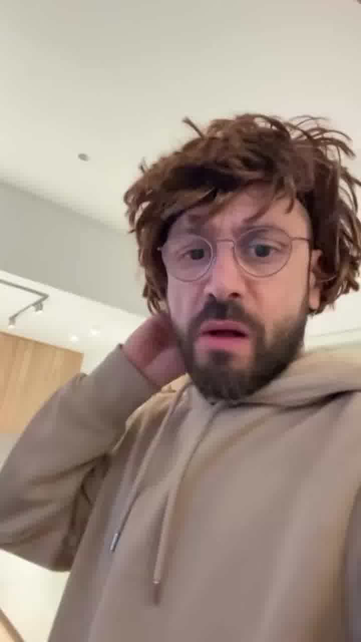 משפחת לוי-שדה מציגה תחפושות+מחזה