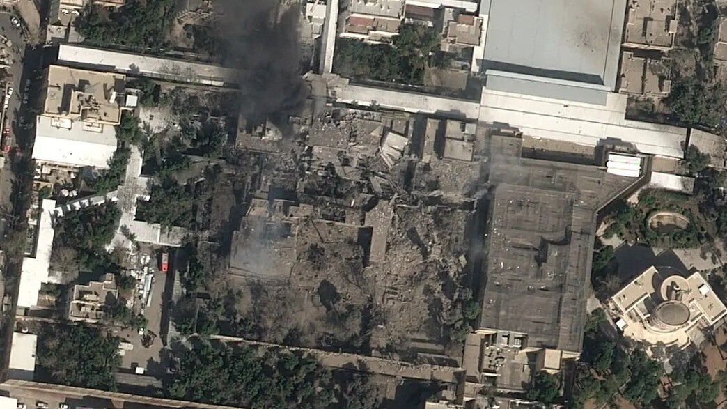 המתחם של ח'אמנאי לאחר שהפוצץ הבוקר המתחם של ח'אמנאי לאחר שהפוצץ הבוקר