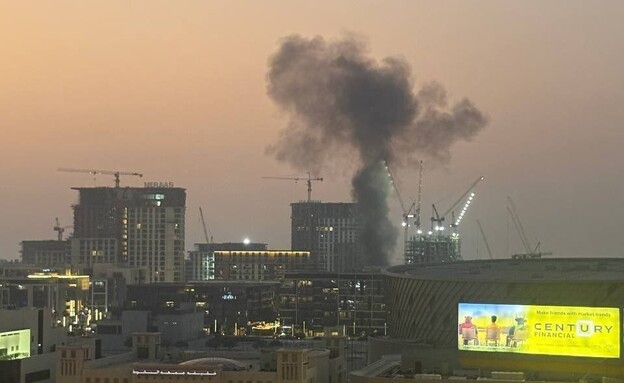 תיעוד מהשרפה שפרצה במלון בדובאי בעקבות התקיפות תיעוד מהשרפה שפרצה במלון בדובאי בעקבות התקיפות