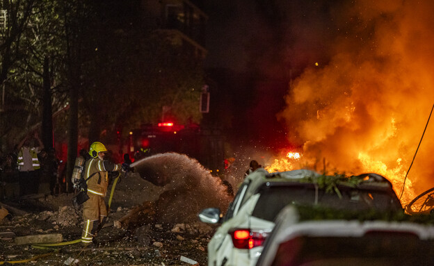 אזעקות במרכז; 21 פצועים, בהם 2 אנוש וקשה בפגיעה בת"א