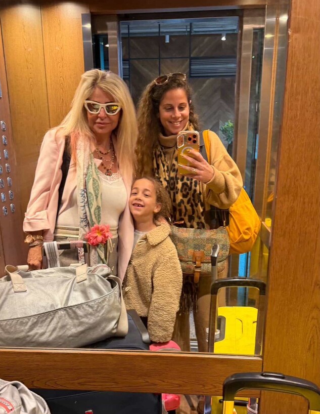 אן, אמא שלה ובתה אן, אמא שלה ובתה