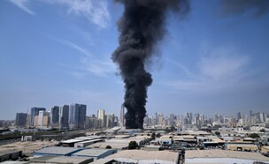 יעדים אמריקניים בדובאי תחת מתקפה איראנית (צילום: AP)