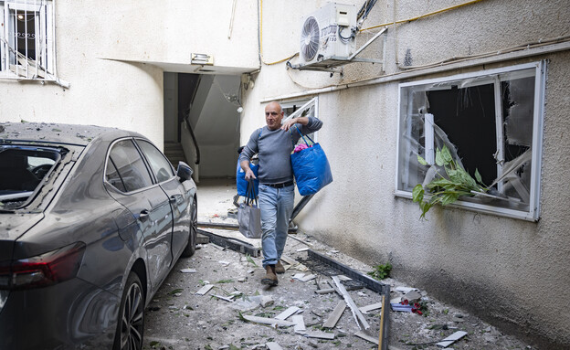 זירת הנפילה בתל אביב (צילום: חיים גולדברג, פלאש 90) זירת הנפילה בתל אביב (צילום: חיים גולדברג, פלאש 90)