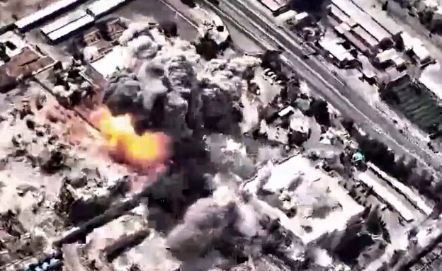 תיעוד מהשמדת מפקדה של משטר הטרור האיראני בלב טהראן