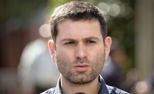 העיתונאי יואב זיתון (צילום: פלאש 90)