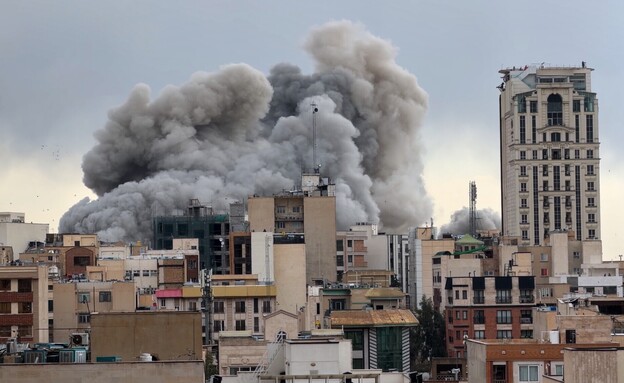 תקיפה בטהרן, איראן, "שאגת הארי" (צילום: Mohsen Ganji, ap)