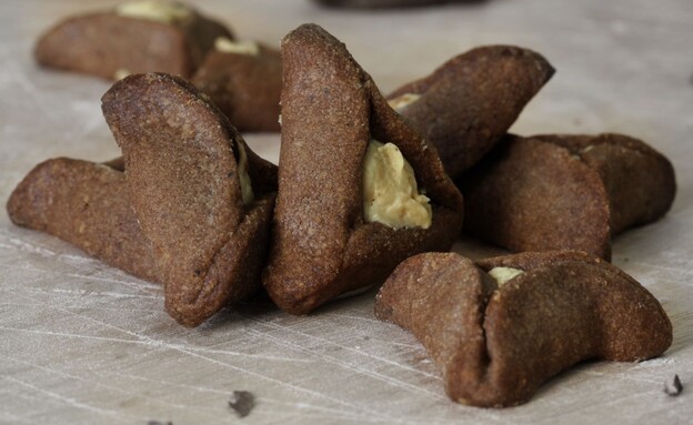 אורן בקר אוזני המן שחור לבן 1