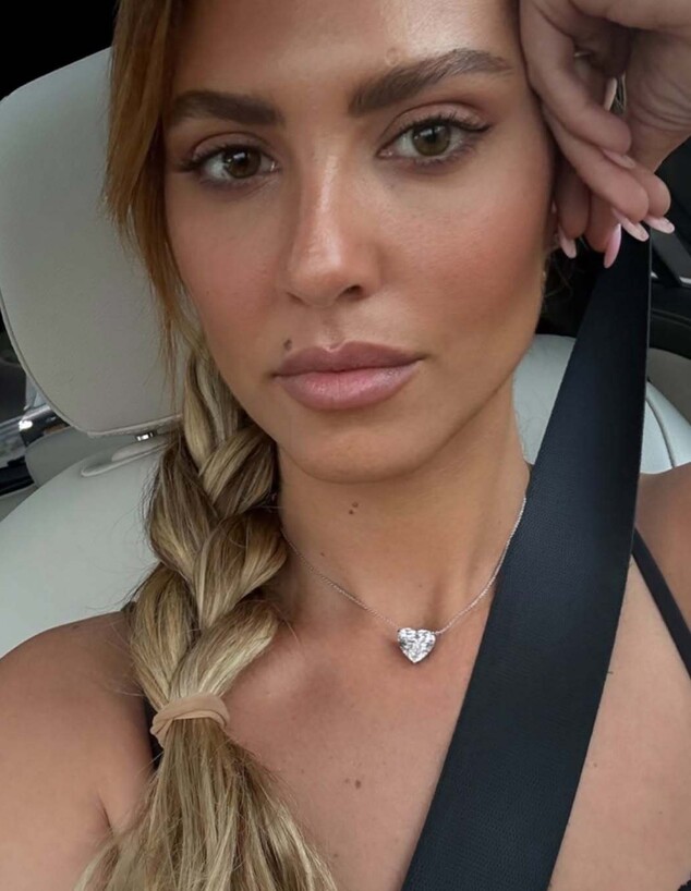 מלחיץ: רסיסים נפלו ליד ביתה של ספיר נרקיס בסביון מלחיץ: רסיסים נפלו ליד ביתה של ספיר נרקיס בסביון