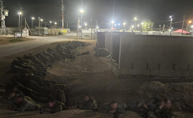 חיילים ללא מיגון בבסיס בזמן אזעקה חיילים ללא מיגון בבסיס בזמן אזעקה