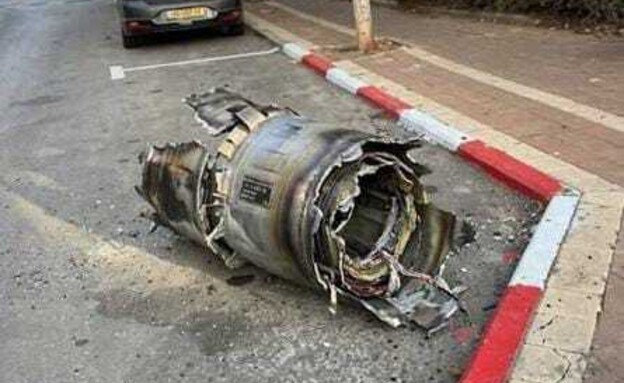 נפל של טיל ששוגר מאיראן נפל של טיל ששוגר מאיראן