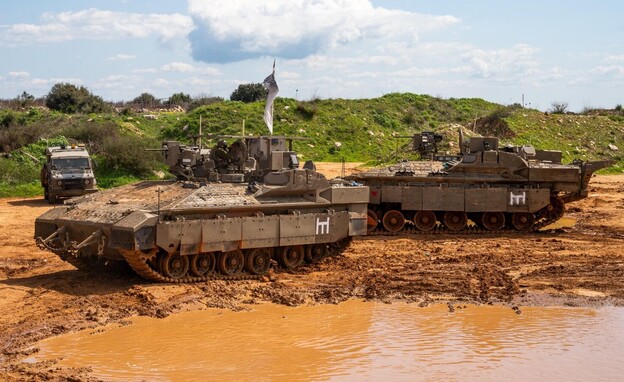 כוחות צה"ל בגבול לבנון במבצע נגד חיזבאללה במקביל לתקיפות באיראן כוחות צה"ל בגבול לבנון במבצע נגד חיזבאללה במקביל לתקיפות באיראן