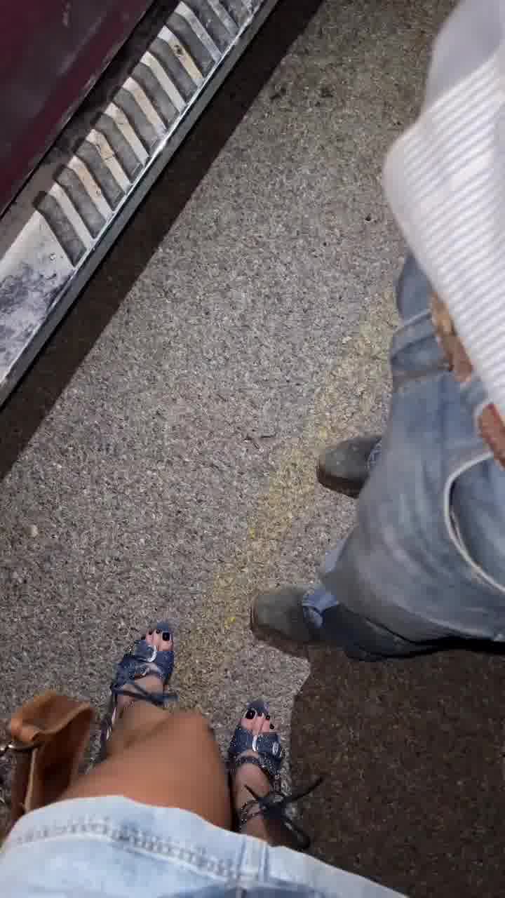 כשאת יוצאת לדייט עם מושבניק