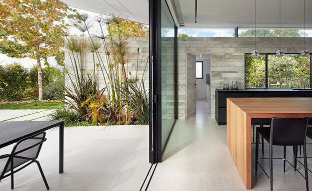 בית בכרמל פייביש אדריכלים מטבח וחוץ 