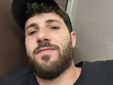 "אמרו שאני הישראלי היחיד פה": אופק נתקע במדינה המותקפת