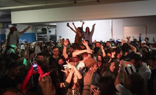 חגיגות פורים במרחבים מוגנים ברחבי הארץ (צילום: חיים גולדברג, פלאש 90)