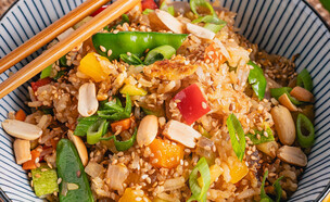 אורז מטוגן. עוף, טופו - הכל הולך (צילום: הדס לפידות)