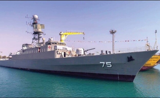 הספינה האיראנית IRIS Dena שהוטבעה סמוך לסרי לנקה הספינה האיראנית IRIS Dena שהוטבעה סמוך לסרי לנקה