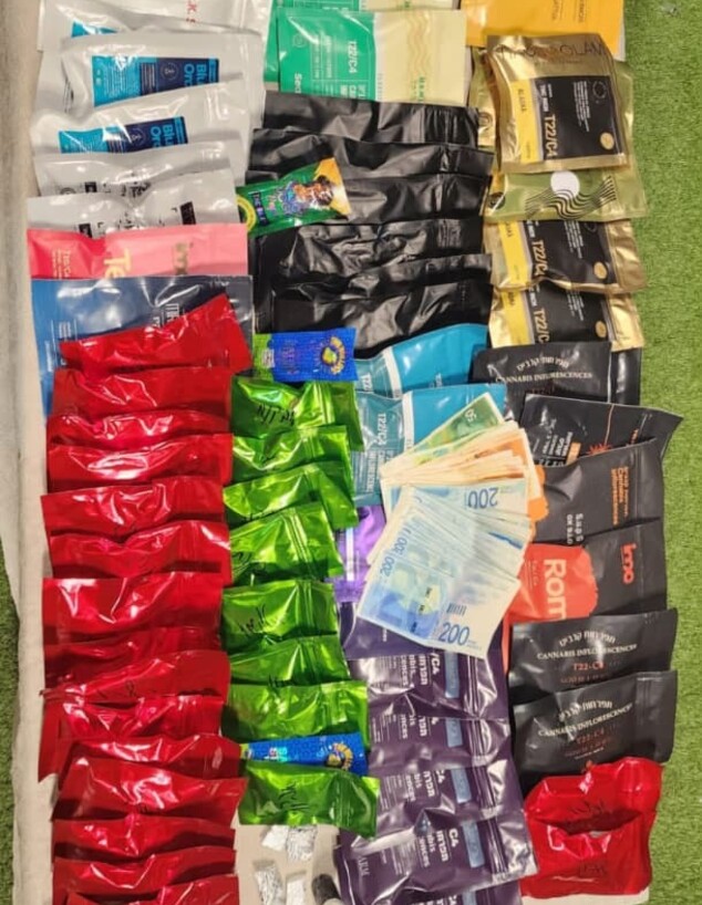 הסמים שנתפסו על פי החשד אצל אזולאי הסמים שנתפסו על פי החשד אצל אזולאי