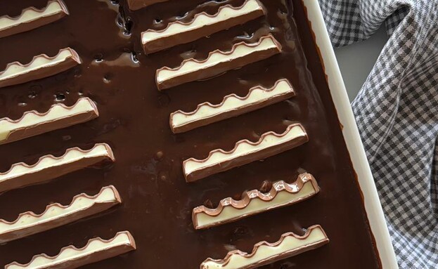 עוגת שוקולד קינדר חמה (צילום: חנושה (בת חן שמעיה), mako אוכל)