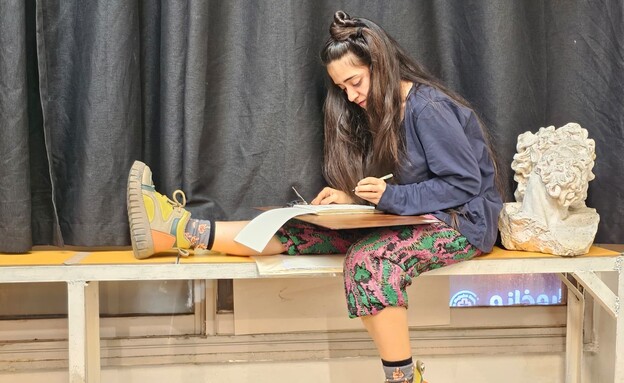 אומנית איראנית יהודיה, רויה אברהים