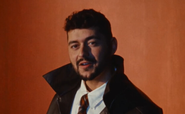 נועם בתן במשדר חשיפת השיר לאירוויזיון (צילום: תאגיד השידור כאן 11)