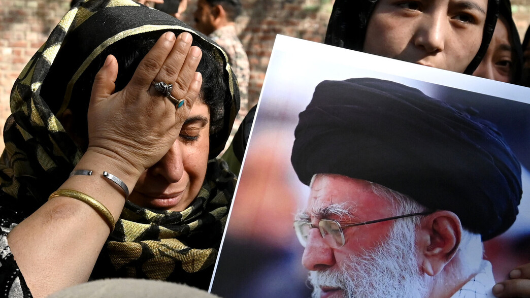 מפגינים בהודו אחרי חיסול ח'אמנאי