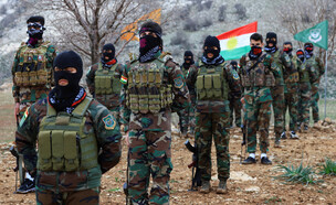 כוחות כורדיים באימונים מחוץ לארביל בעיראק (צילום: רויטרס)