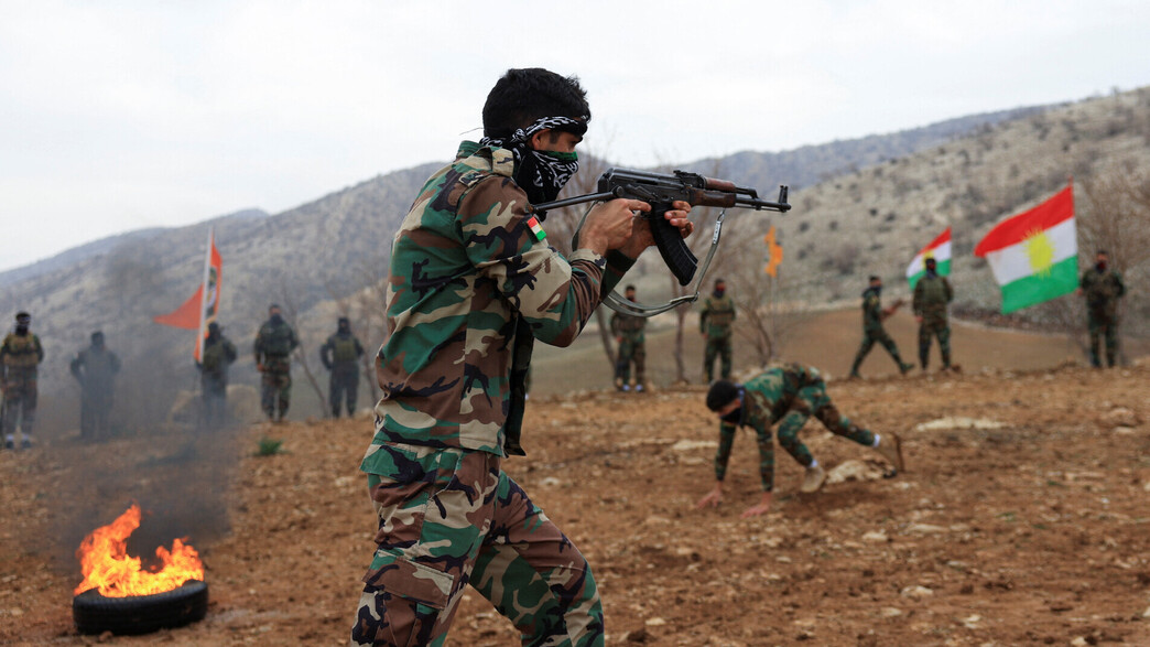 כוחות כורדיים באימונים מחוץ לארביל בעיראק