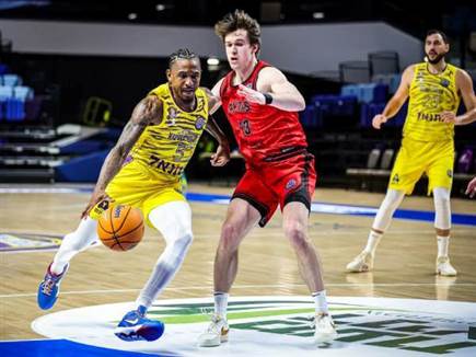 (FIBA) (צילום: ספורט 5)