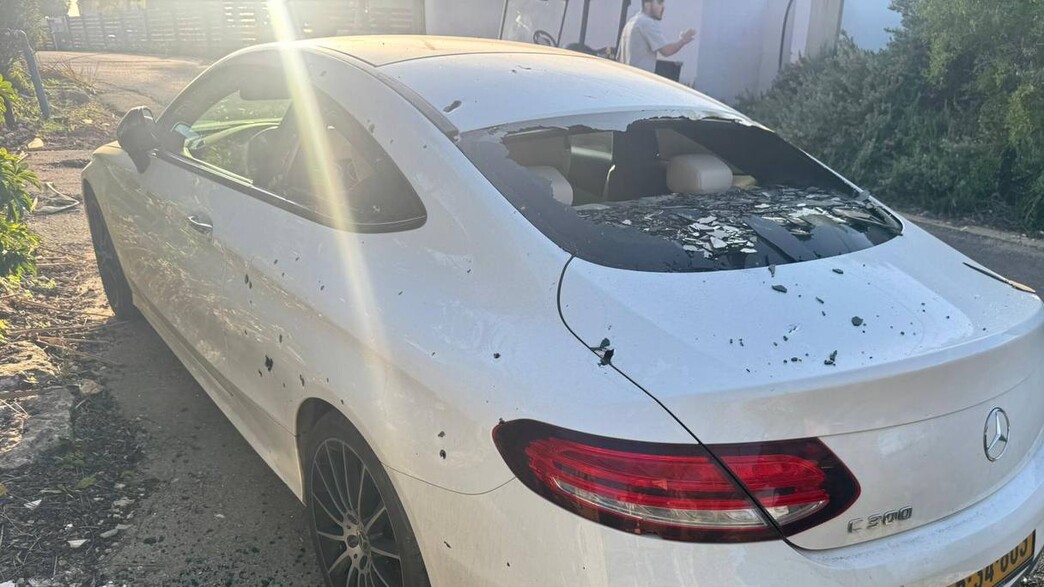 הנזקים שנגרמו לבית בשומרה בעקבות הירי לצפון