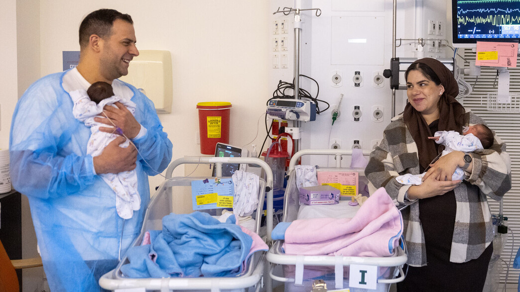 הורים בפגייה התת קרקעית בבית החולים שערי צדק בירושלים