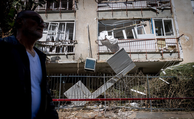 זירת פגיעת הטיל האיראני בבתים בגוש דן