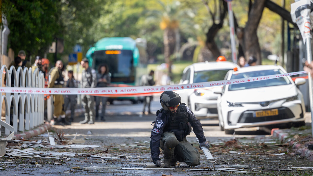 זירת פגיעת הטיל האיראני בבתים בגוש דן