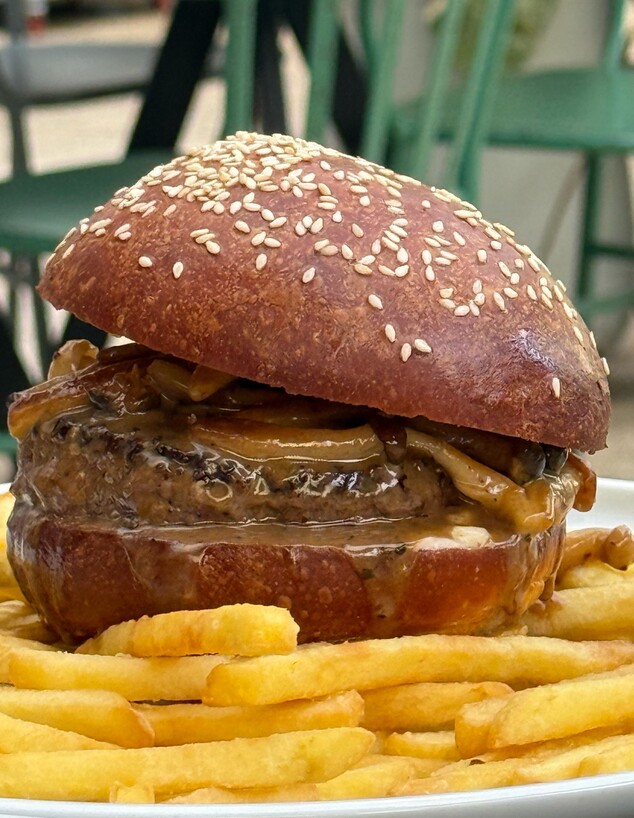 אחד ההמבורגר הכי טובים בארץ. טוסום מודיעין