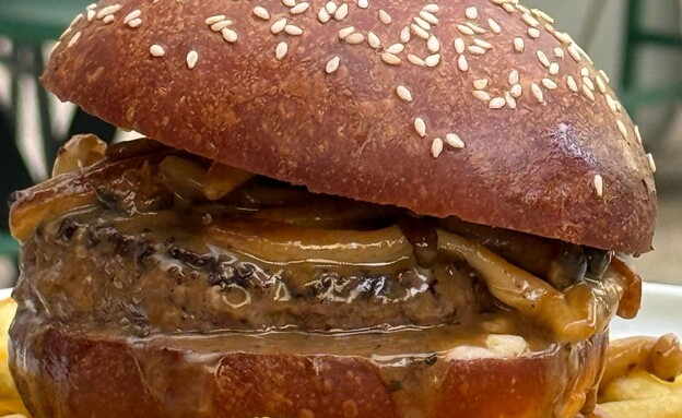 אחד ההמבורגר הכי טובים בארץ. טוסום מודיעין