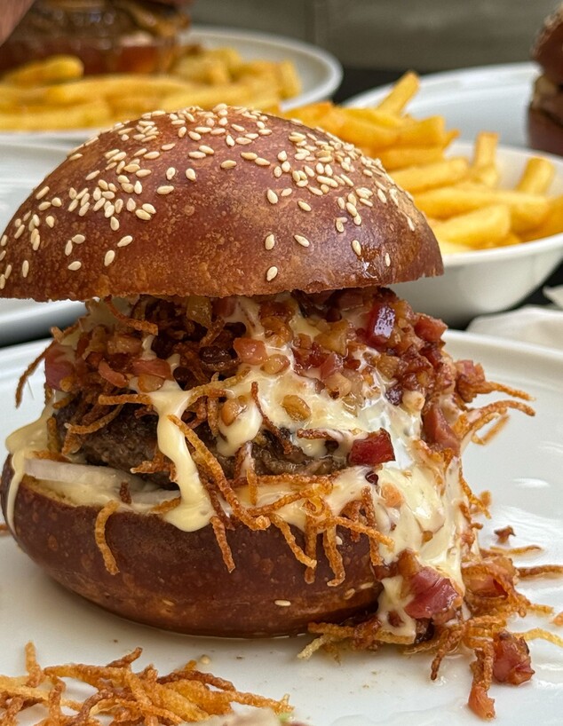 אין מושחת ומנחם כזה. טוסום מודיעין