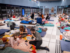 אזרחים מתמגנים בזמן אזעקות 