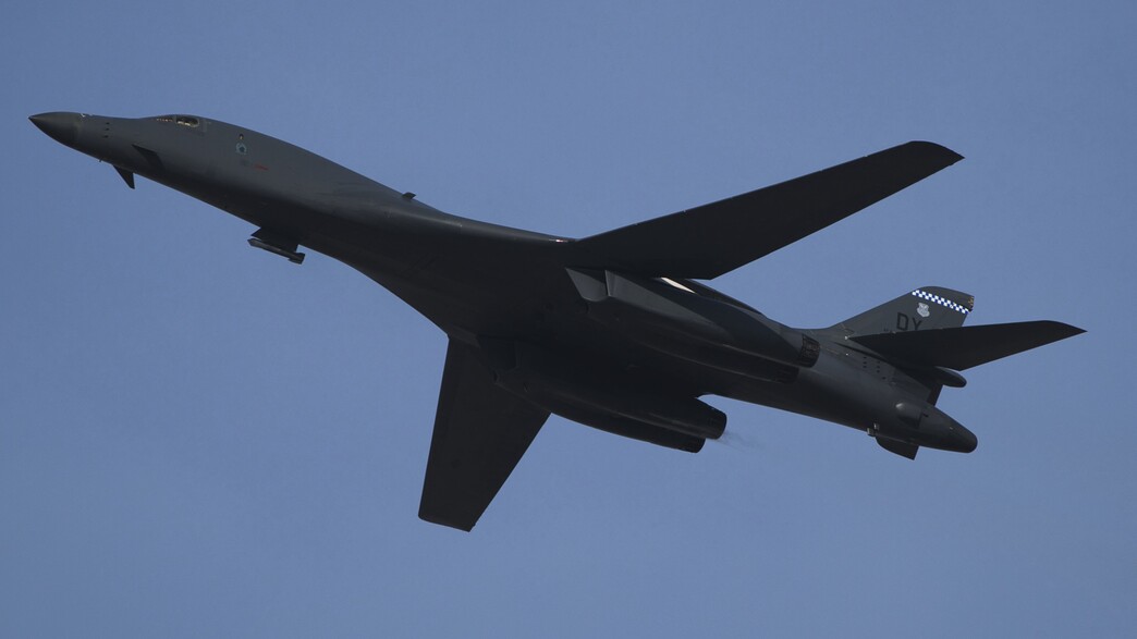 המפציץ B-1 המפציץ B-1