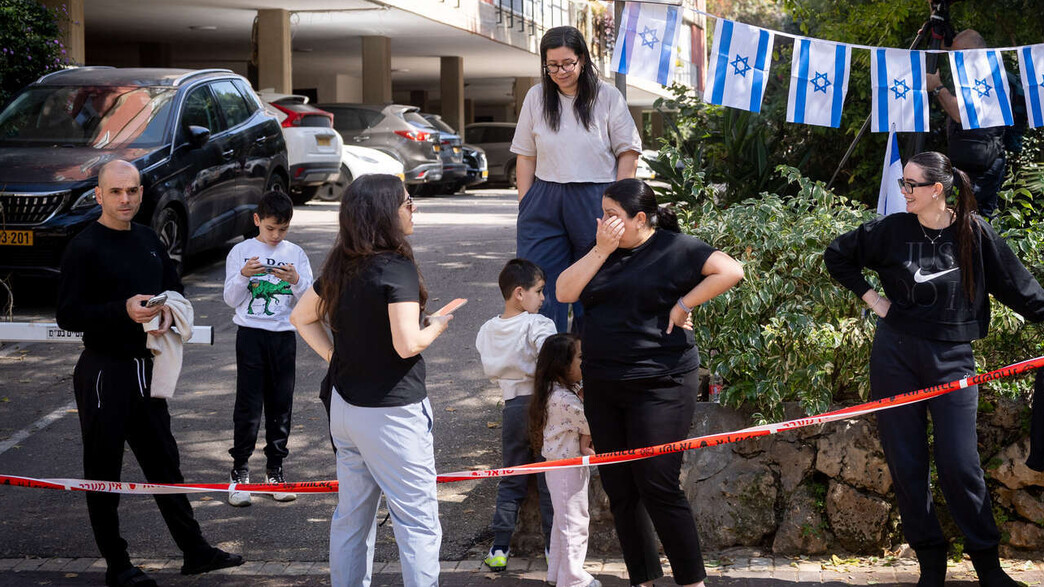 אתר נפילת הרסיס מטיל שנורה מאיראן בגבעתיים, 6.3.2026 אתר נפילת הרסיס מטיל שנורה מאיראן בגבעתיים, 6.3.2026