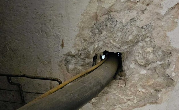 קיר המקלט ברמת גן בבניין הקודם של קרין