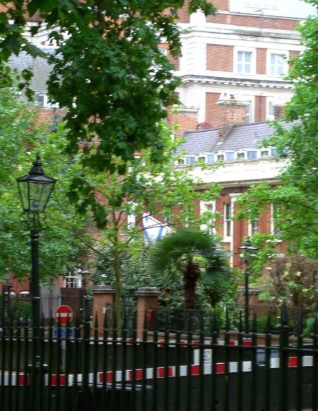 מוג'תבא ח'אמנאי ושגרירות ישראל בלונדון 