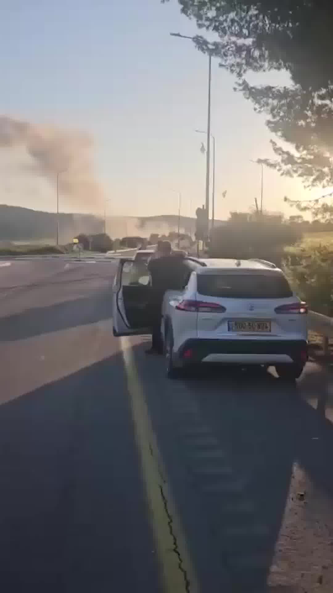 תיעוד נפילת הטיל מלבנון באמצע הכביש: "לא הייתה התרעה!"