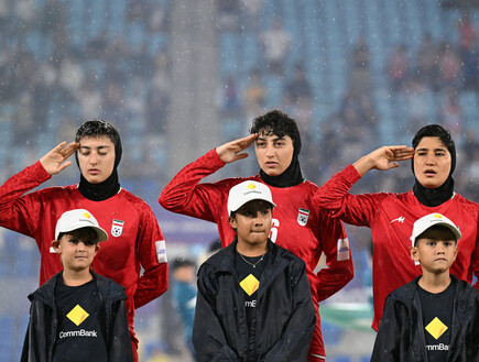 שחקניות נבחרת איראן בכדורגל (צילום: רויטרס)