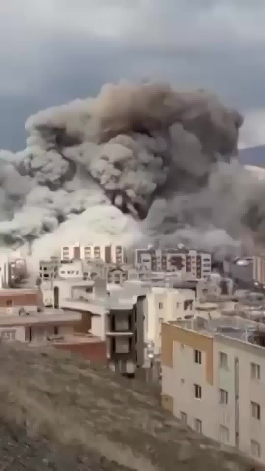 דיווח על תקיפות צה״ל בבסיס של משמרות המהפכה בעיר סננדג' שבחבל כורדיסטן