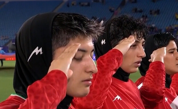 הדילמה של כדורגלניות נבחרת איראן